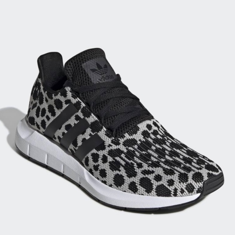 1st Ed. ADIDAS✖️LEOPARD PRINT SWIFT RUNS 🖤NWT in box